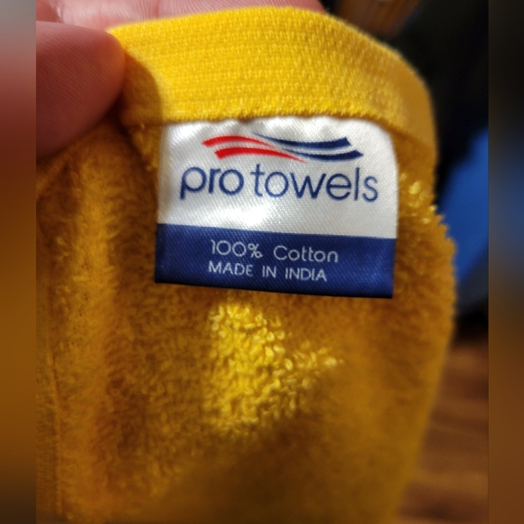 Pittsburgh Penguins Black Hockey History Game Rally Towel SGA - Picture 3 of 3